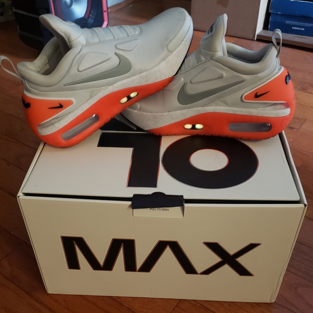 Nike Auto Max Adapt